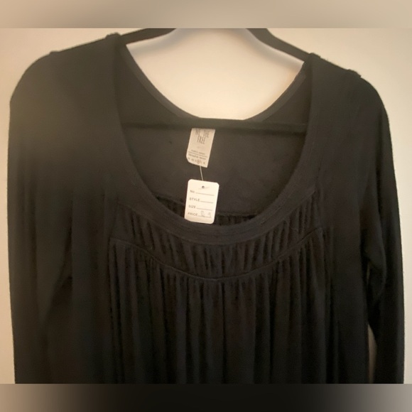 Free People We The Free Black Long Sleeve Black Top Women's Sz Medium - Picture 2 of 12